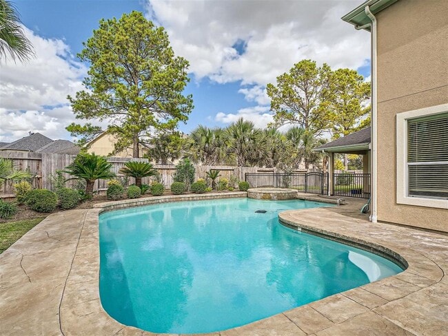 Building Photo - 2331 Vinemead Ct