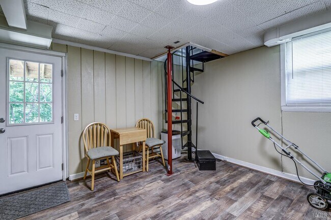 Building Photo - 4605 Greenwood Dr