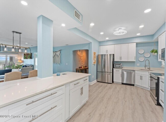 Building Photo - 3037 S Hwy A1A