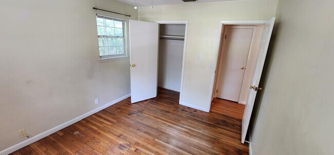 Building Photo - 927 Hawthorne St