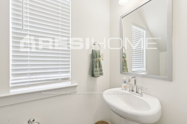 Building Photo - 248 Frost Ln