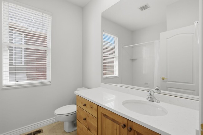 Building Photo - 3 Bedroom Draper Home