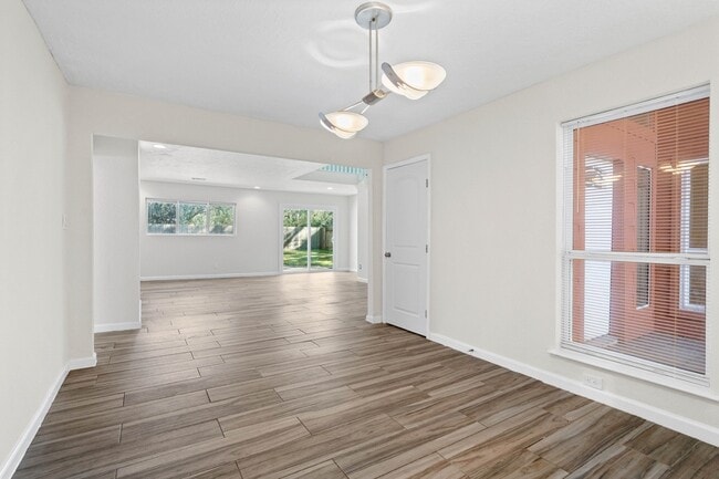 Building Photo - 4510 Hidden Springs Dr