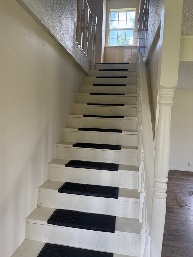 Building Photo - 8362 S US Highway 41