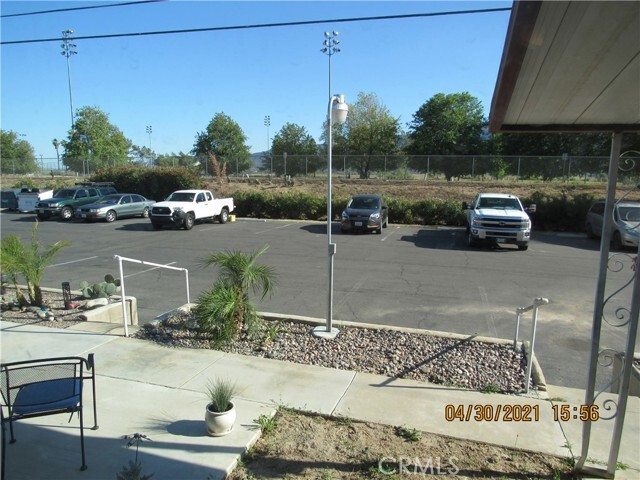 Building Photo - 150 E Lakeshore Dr