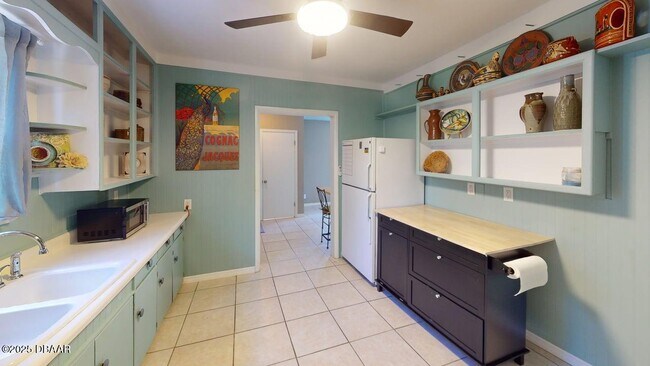 Building Photo - 425 Wisteria Rd