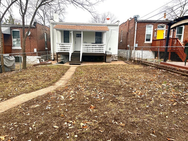 Building Photo - 3956 Tholozan Ave