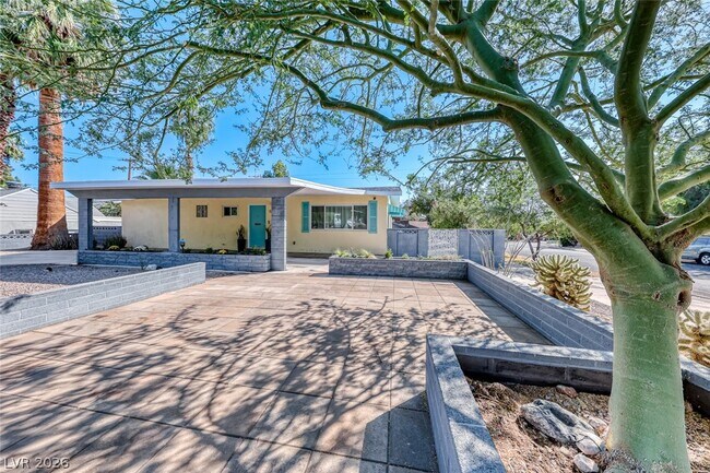 Building Photo - 1245 S 15th St