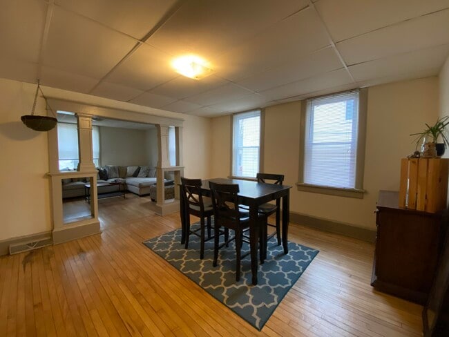 Building Photo - 1759 N Arlington Pl