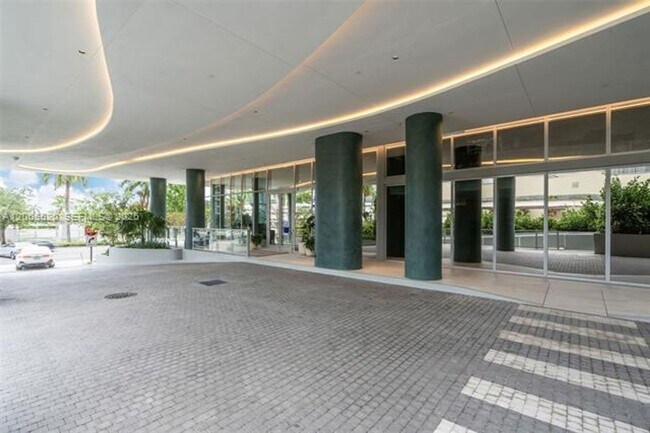 Building Photo - 1400 Biscayne Blvd