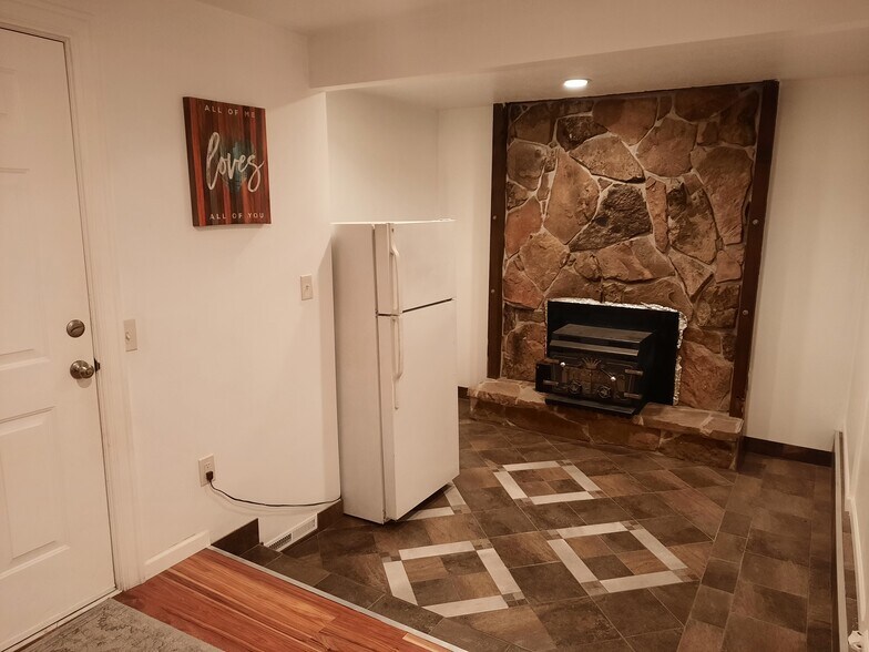 Building Photo - 1360 E 450 S
