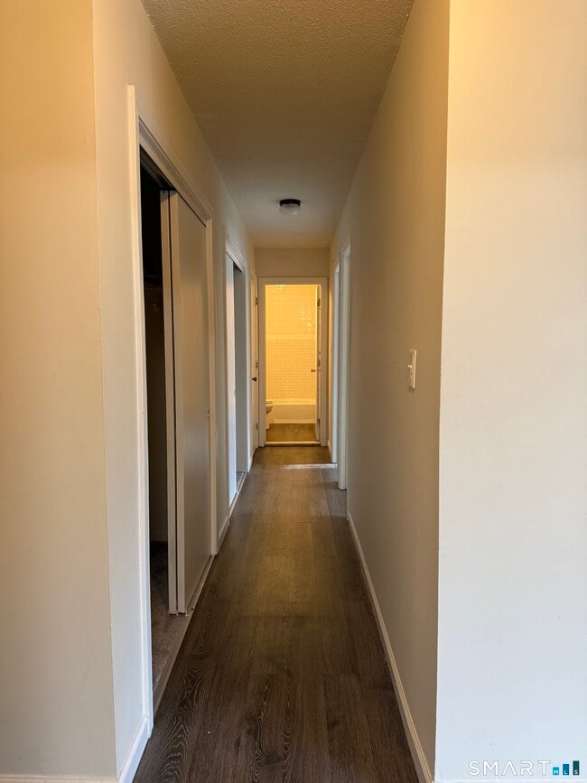 Building Photo - 343 King Street