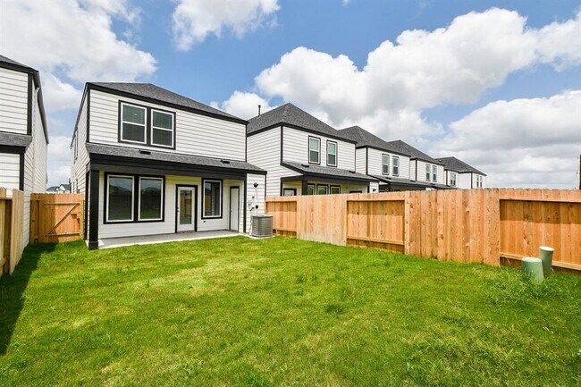 Building Photo - 3024 Crown Gate Dr