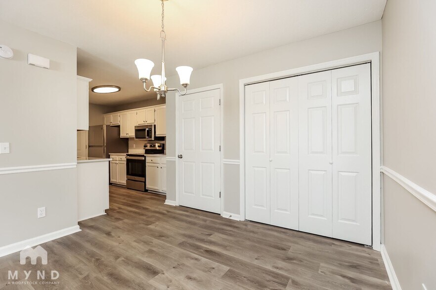 Building Photo - 526 Freedom Ct