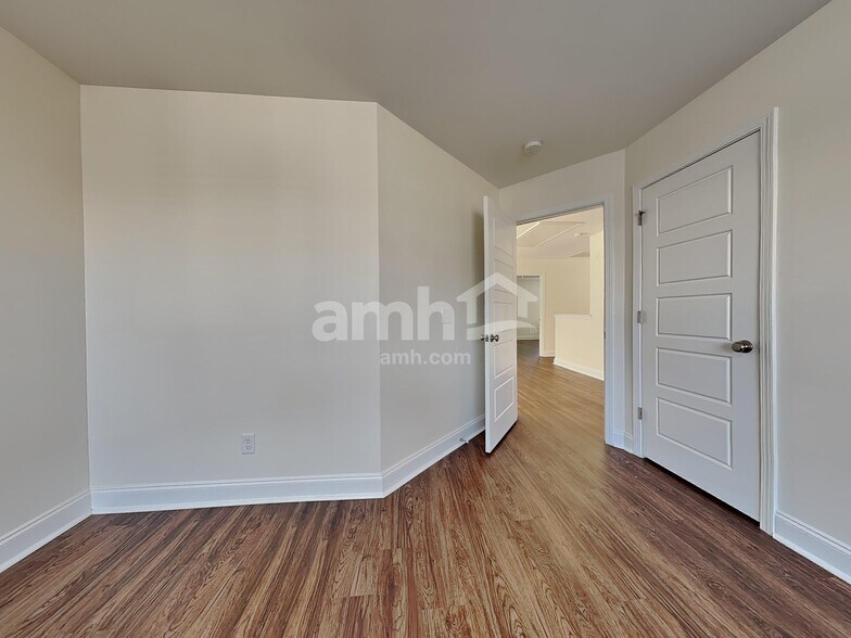 Building Photo - 508 Flat Rock Trace