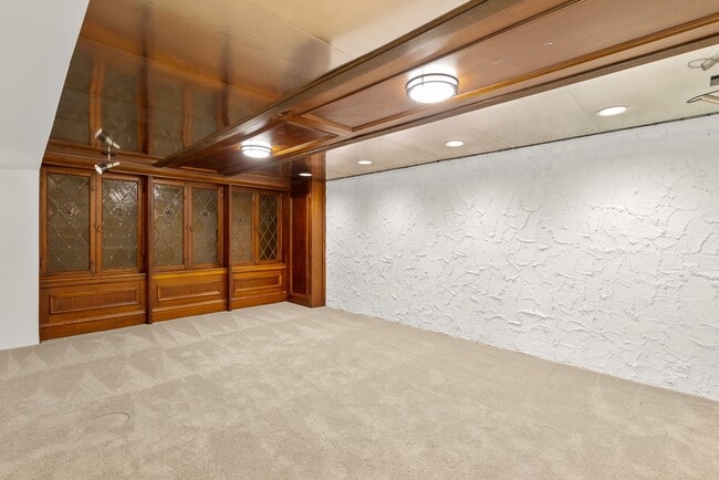 Building Photo - 3 bedroom 2 bath