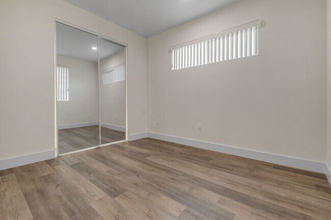 Building Photo - A beautifully designed and renovated 4 bed...