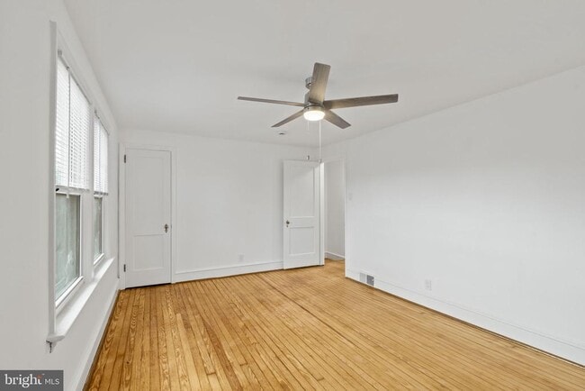 Building Photo - 5 Dowling Ave