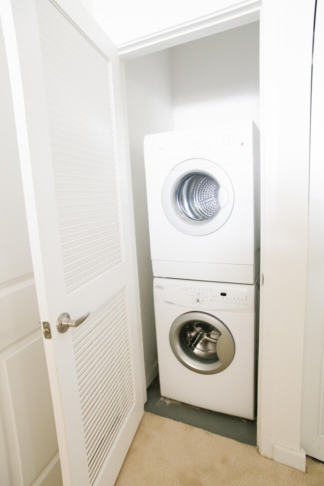 Building Photo - 300 S Australian Ave