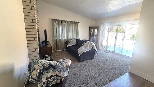 Building Photo - COMING SOON!!!! Gorgeous 3 Bed Home in Donner Springs!!!!