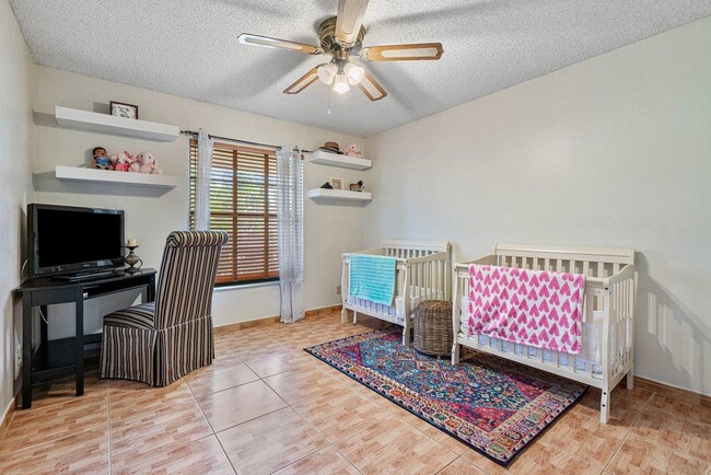 Building Photo - 8366 Blue Cypress Dr