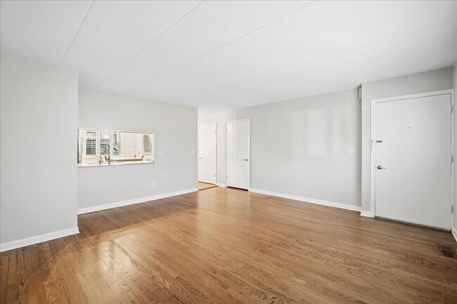 Building Photo - 319 Vine Ave