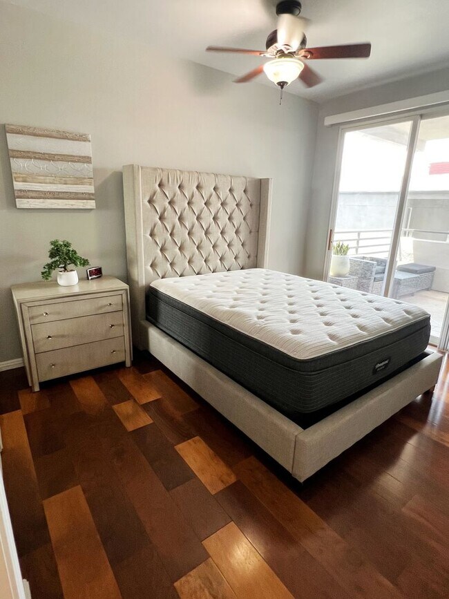 Building Photo - Beautiful 1 Bed/1 Bath Fully Furnished Lig...