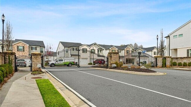 Building Photo - 1186 Arrowlake Rd