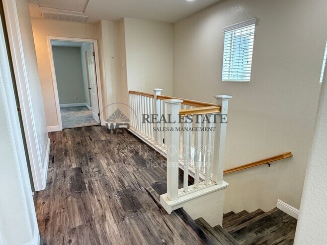 Building Photo - 5798 Mapleview Dr