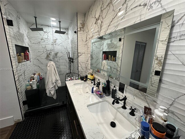 Building Photo - 5478 NW 45th Way