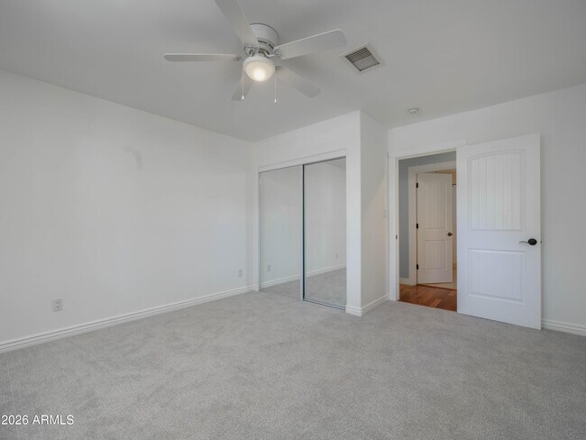 Building Photo - 121 W Orchid Ln