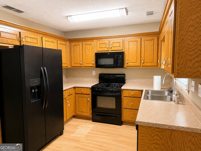 Building Photo - 1710 Underwood Dr SE