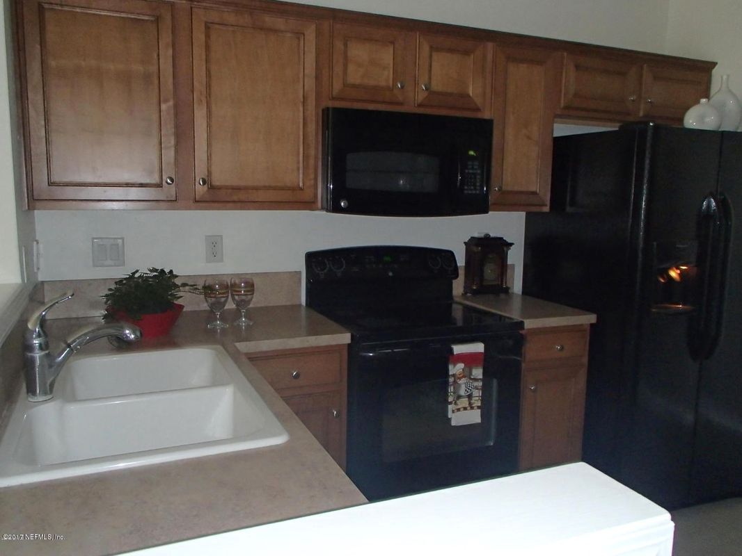 Building Photo - 8125 Summergate Court