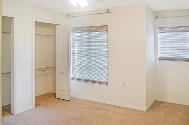 Building Photo - 9410 Ivy Brook Run