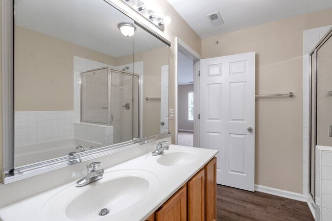 Building Photo - 5110 Neuse Commons Ln