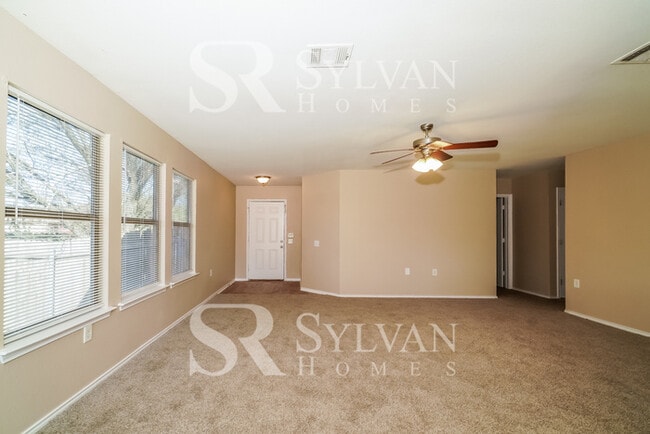 Building Photo - Carve Out a Great Life Here!