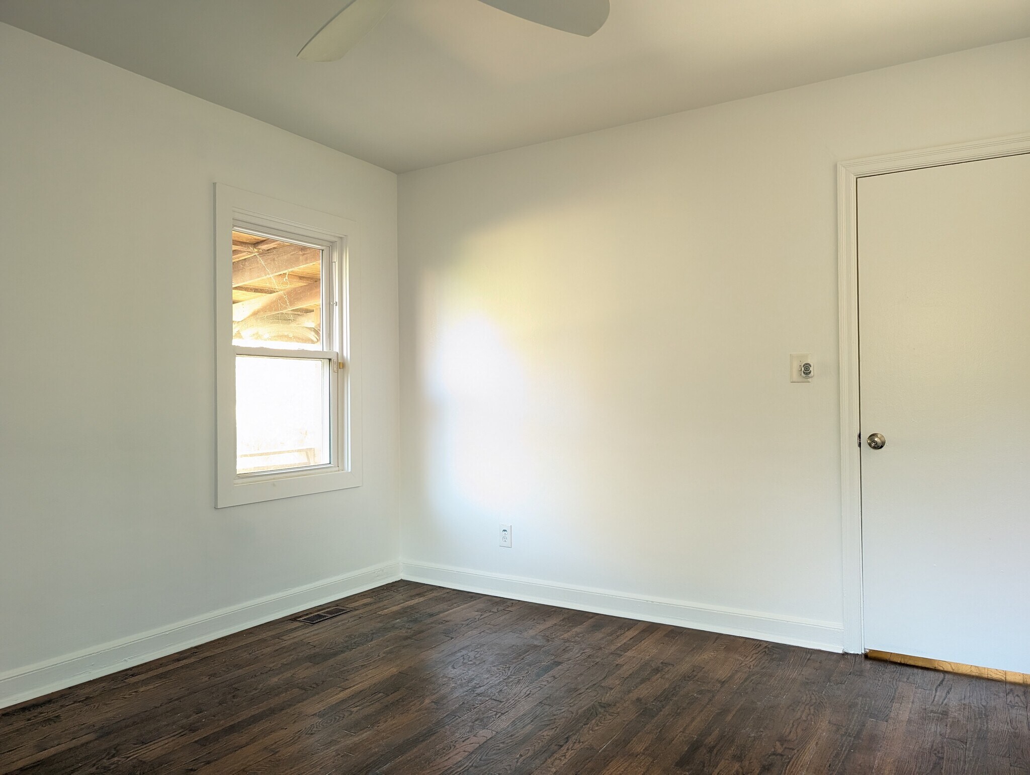 Bed #2 - 1096 Oakfield Dr SE