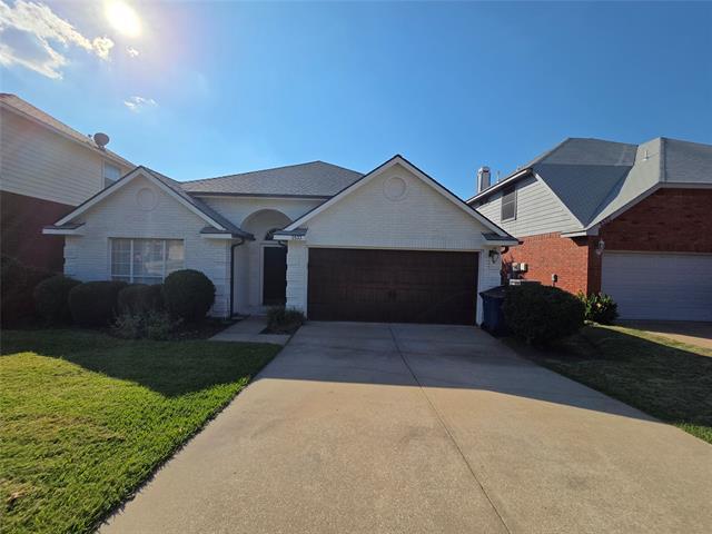 Building Photo - 2533 Potomac Dr