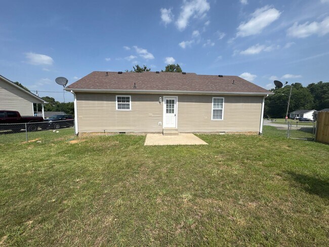 Building Photo - 910 Applegrove Cir