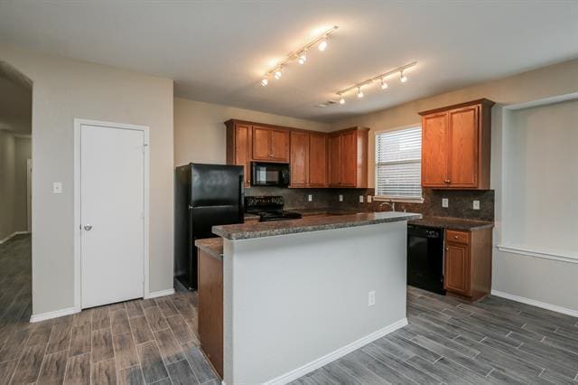 Building Photo - 533 Crown Oaks Dr