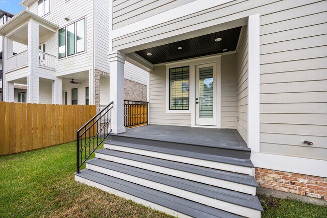 Building Photo - 14008 Mem Reserve Pl
