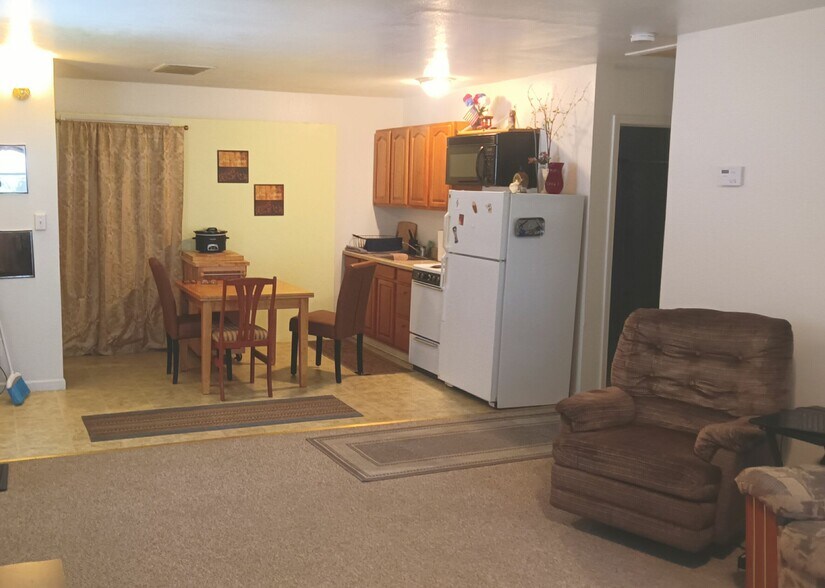 Building Photo - 1508 Redwood St