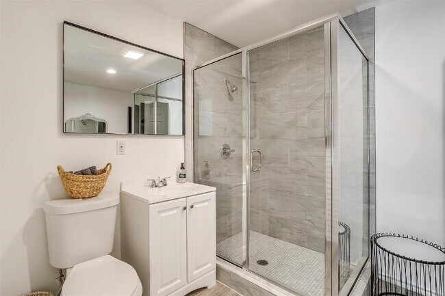Building Photo - Charming 2-Bed, 2-Bath Gem with Granite Co...