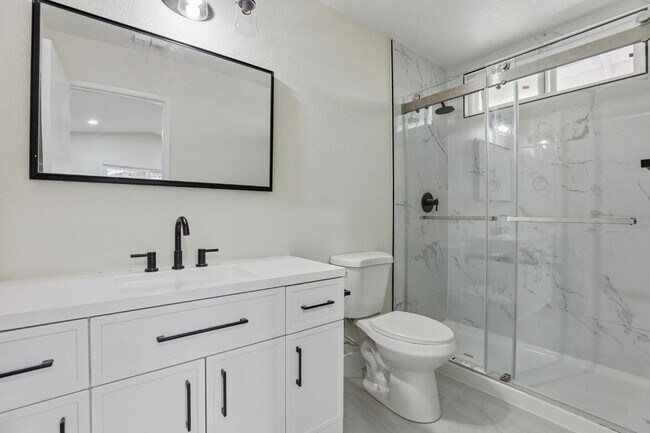 Building Photo - 8468001/37T