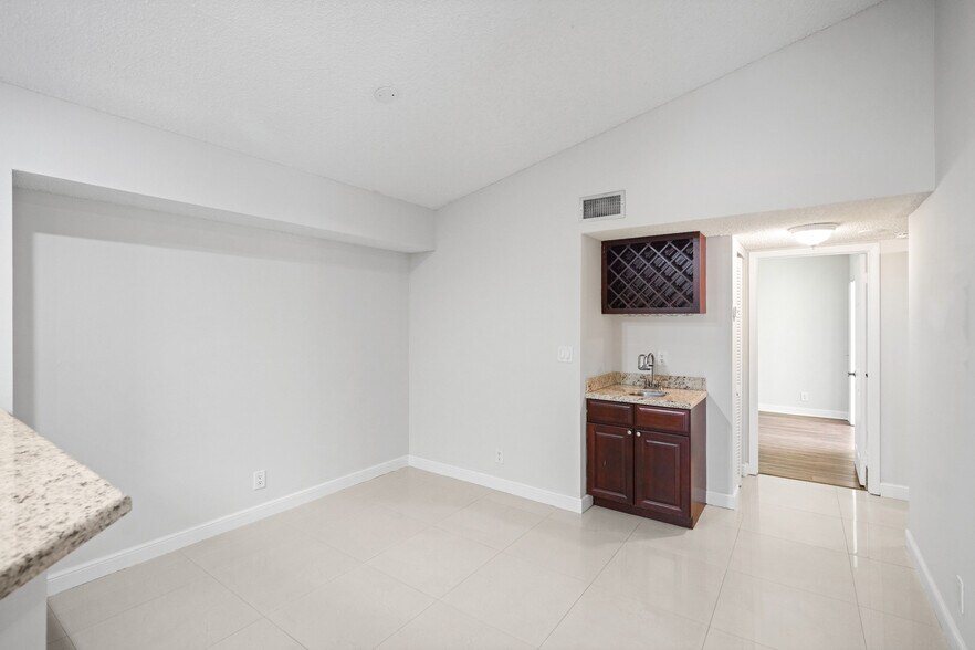 Building Photo - 7640 Westwood Dr