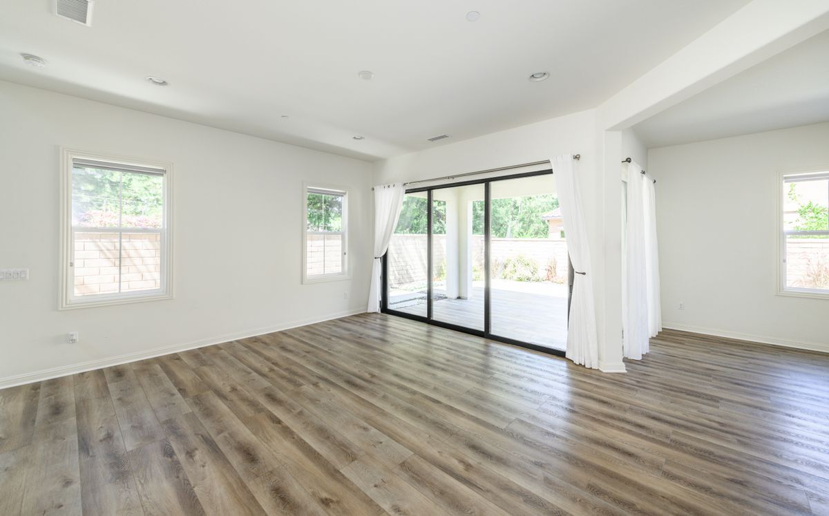 Building Photo - 48 Castellana