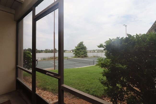 Building Photo - 618 Orange Dr