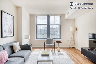 Building Photo - 550 14th Rd S