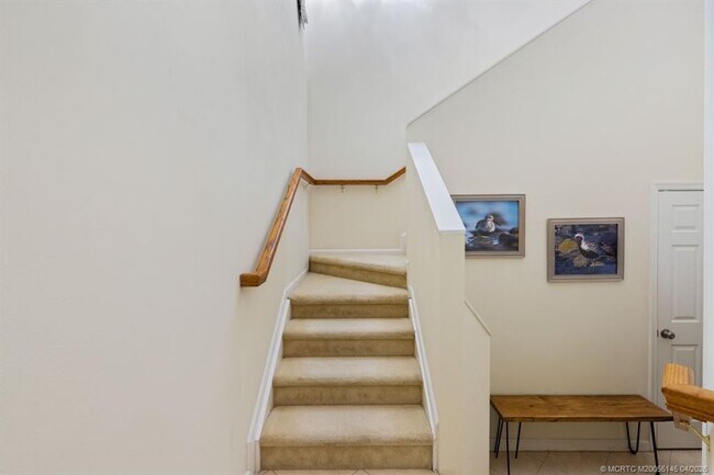 Building Photo - 2371 SW Carriage Hill Terrace