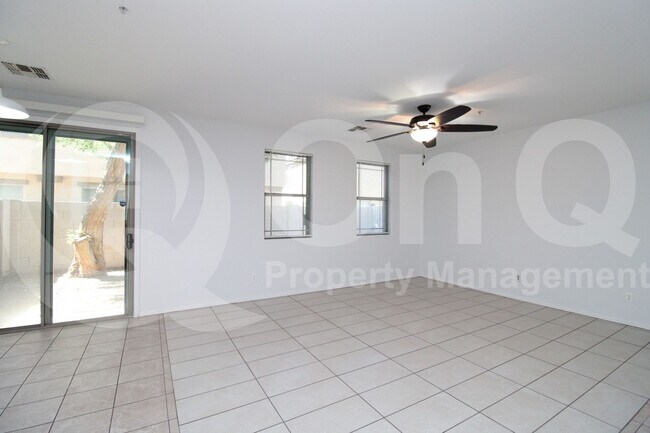 Building Photo - 8147 W Lynwood St
